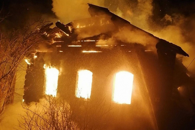 Житель Бурятии из-за пожара остался без крыши над головой 