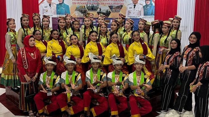 Юные танцоры из Бурятии покорили фестиваль в Индонезии