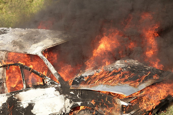 В Улан-Удэ горели два автомобиля