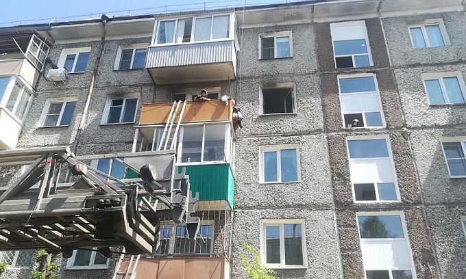 В Улан-Удэ на пожаре спасли мужчину