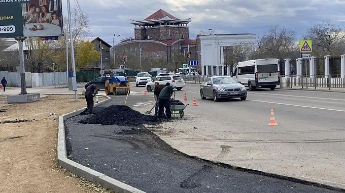 Дорогу возле Горсада расширили в Улан-Удэ