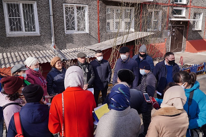 В Улан-Удэ жители многоэтажки замерзают из-за капремонта