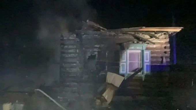 Огонь унес жизни матери и 2 детей в пригороде Улан-Удэ