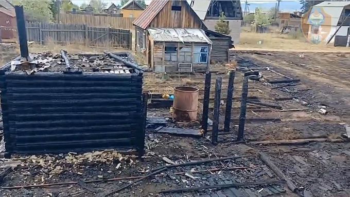 Два жилых дома спасли от огня в Бурятии