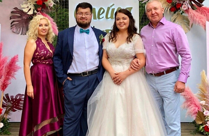 Бурятский бизнесмен Вадим Бредний выдал замуж дочь за «принца» из Татарстана