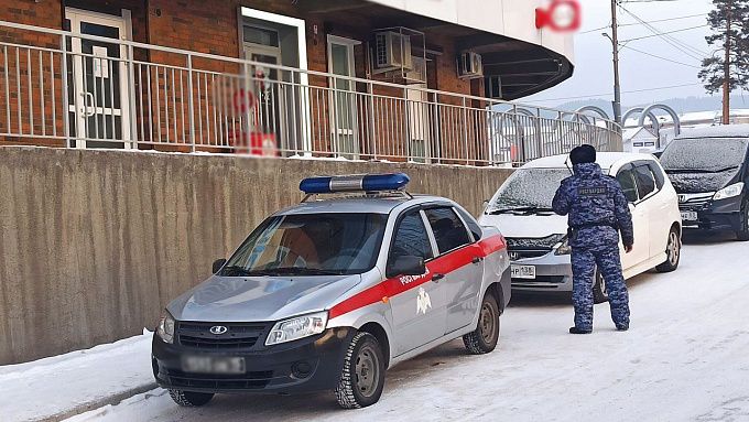 Вечер останется томным. В Улан-Удэ 22-летнего парня поймали на краже трех бутылок виски Вечер останется томным. В Улан-Удэ 22-летнего парня поймали на краже трех бутылок виски