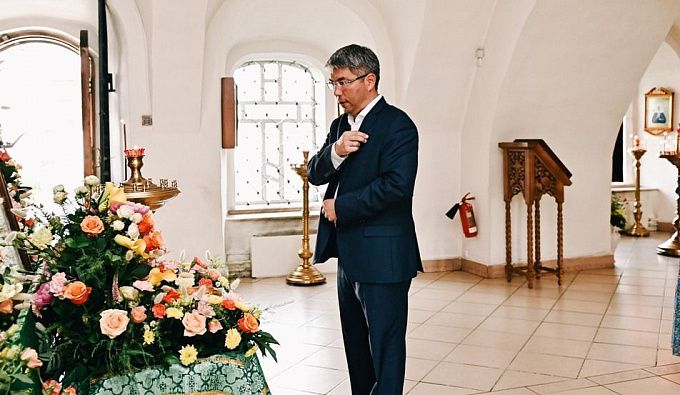 Глава Бурятии приложился к мощам Преподобного Сергия Радонежского