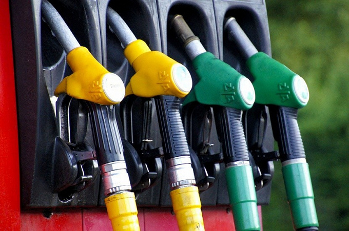 В России заработала новая формула расчета цены на бензин