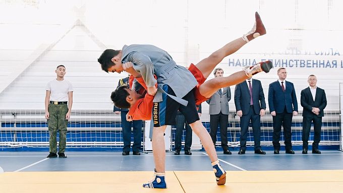 В трех школах Улан-Удэ построили модульные спортзалы