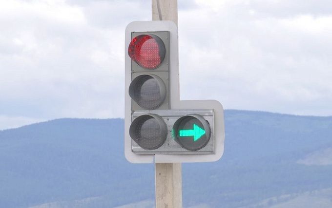 Новый светофор заработал на оживленном перекрестке в Улан-Удэ