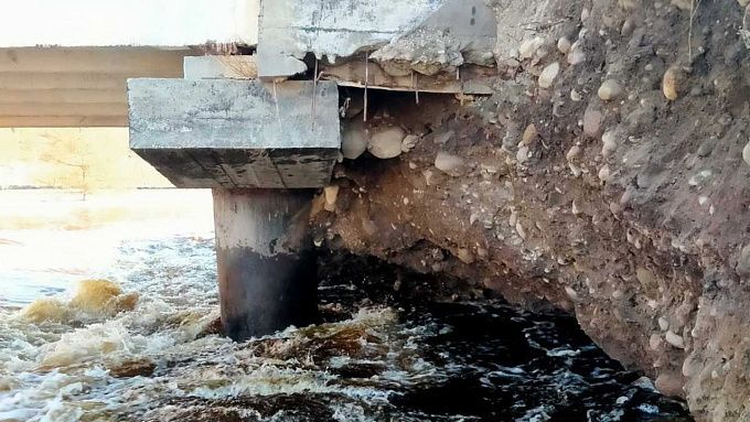 В районе Бурятии ввели ограничение движения из-за опасного моста