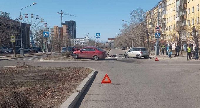 В Улан-Удэ девушка получила травмы в ДТП на перекрестке