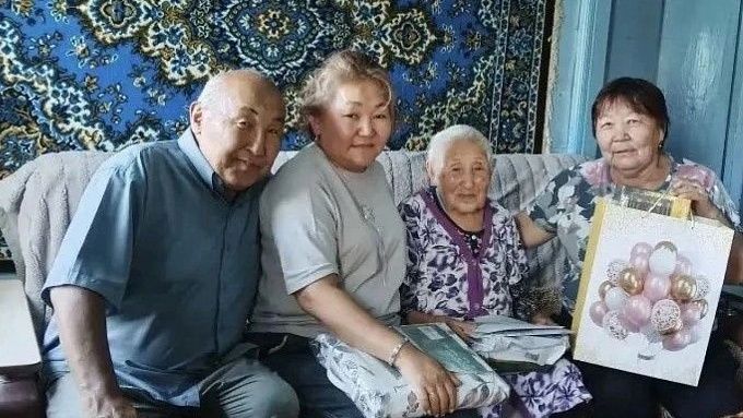 Труженица тыла и многодетная мать из Бурятии отметила 94-й день рождения