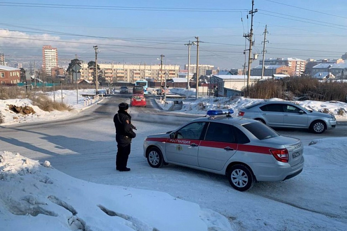 В Улан-Удэ двое братьев угнали машину, чтобы потаксовать
