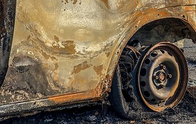 В Улан-Удэ полностью сгорел автомобиль