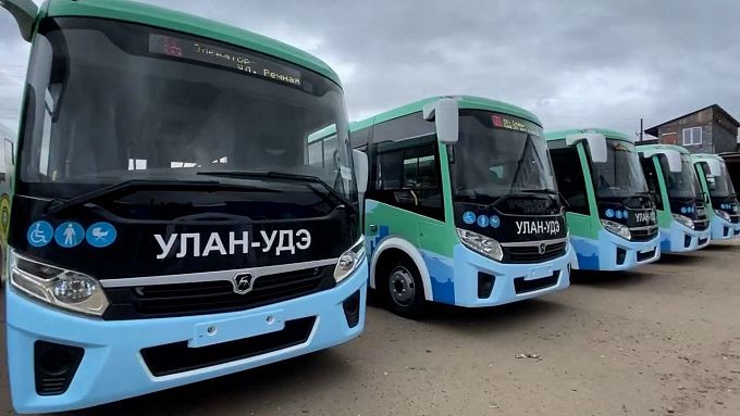 В Улан-Удэ прибыли 9 новых автобусов