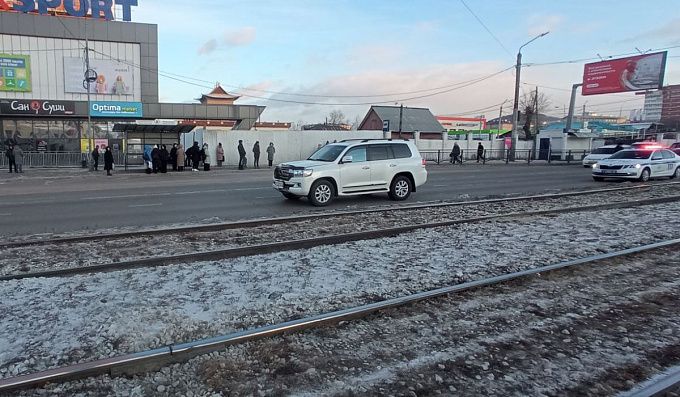 В Улан-Удэ мужчина выбежал на дорогу и попал под колеса «Лэнд Крузера»