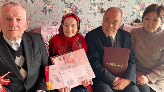 В Бурятии труженица тыла отметила 90-летний юбилей