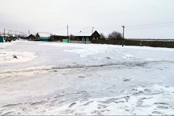 Жители маленького села Бурятии продолжают борьбу со стихией