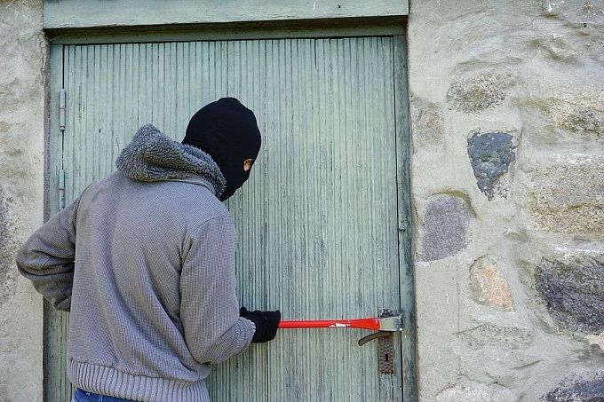 Улан-удэнец обворовал бывшего работодателя на полмиллиона рублей
