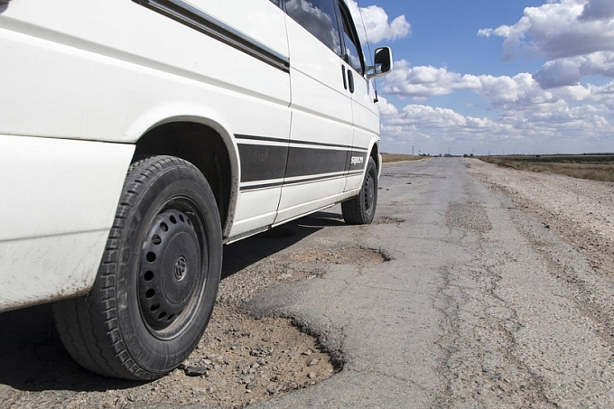 В Бурятии за ямы на дороге со стройфирмы взыскали 200 тысяч рублей