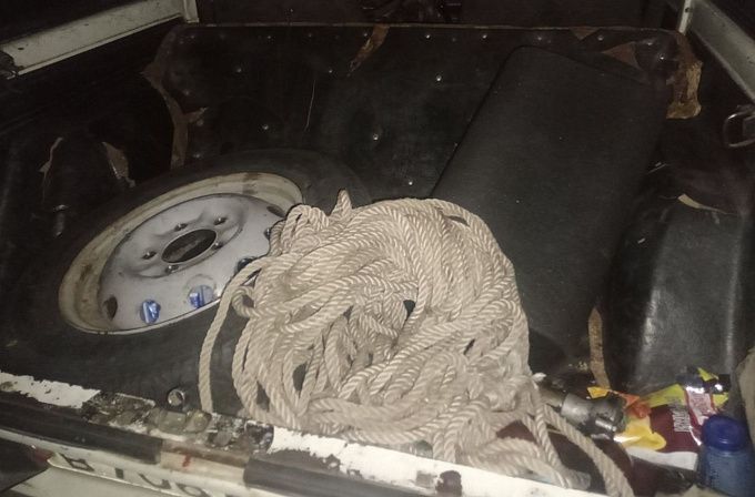 В Бурятии трое приятелей похитили мужчину и тащили его волоком за машиной