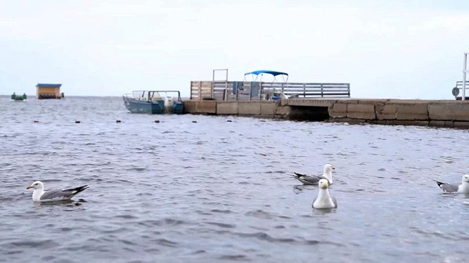Один из паромов приостановил работу на переправе на Ольхон