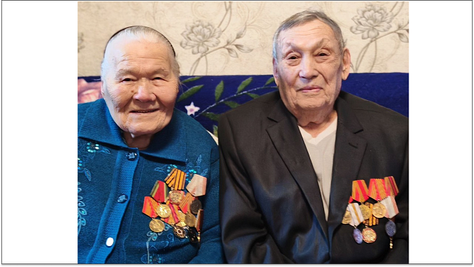 Она библиотекарь, он тракторист. Супруги из Бурятии отмечают кремниевую годовщину