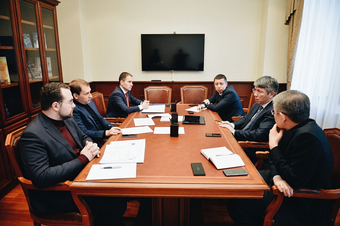 Глава Бурятии встретился с министром РФ по развитию Дальнего Востока