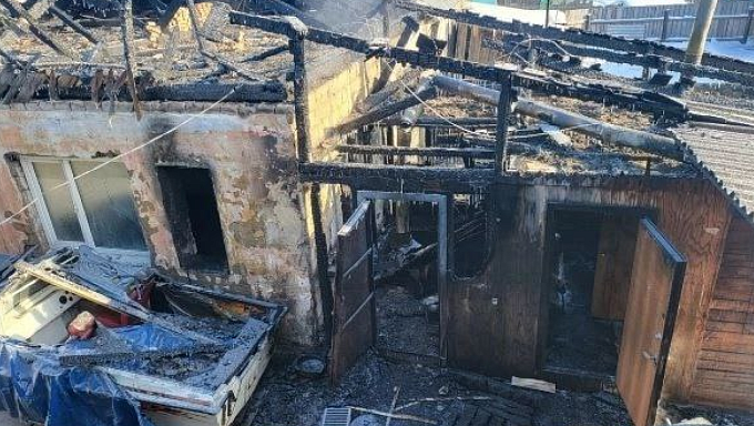 Семья участника СВО из Бурятии живёт в гараже после пожара