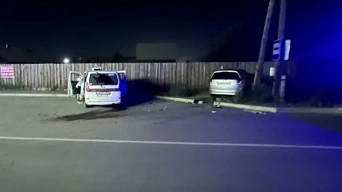 В Улан-Удэ девушка на «Тойоте» врезалась в машину с подростком за рулем
