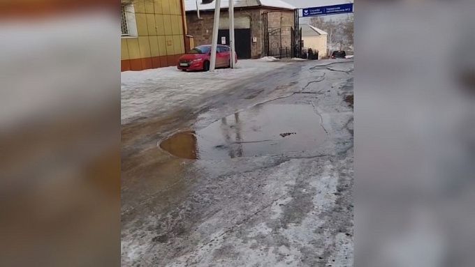 В Улан-Удэ устраняют коммунальную аварию