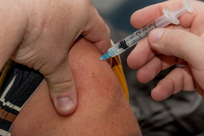 Вакцинацию от COVID-19 включили в национальный календарь прививок