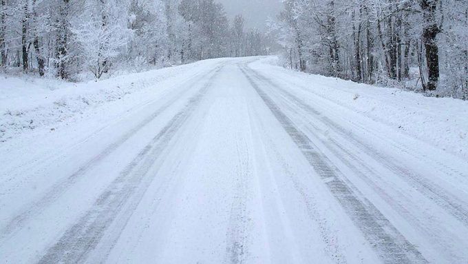 Морозы, снегопад и ветер: водителей просят воздержаться от поездок по трассе «Байкал» 