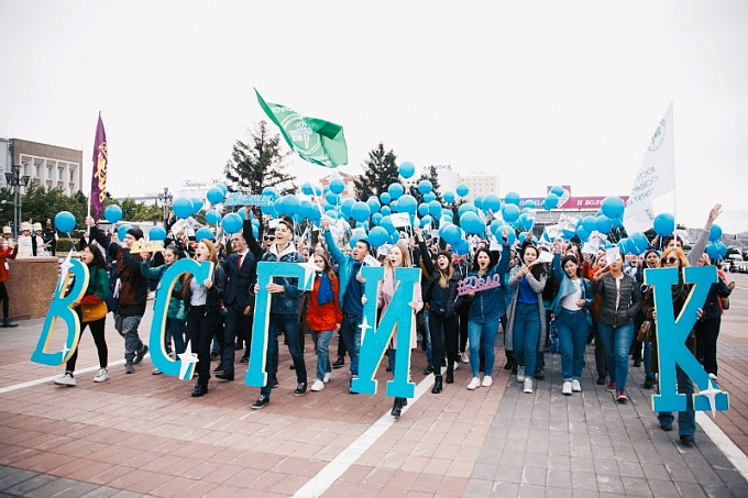 В Улан-Удэ прошел парад студентов (ФОТО) 