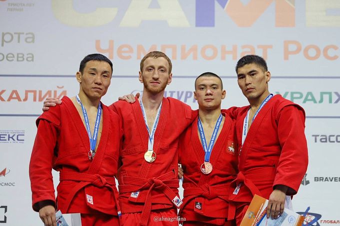 Самбист из Бурятии завоевал серебро чемпионата России