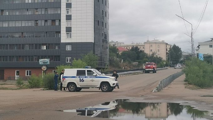В центре Улан-Удэ спецслужбы оцепили мост