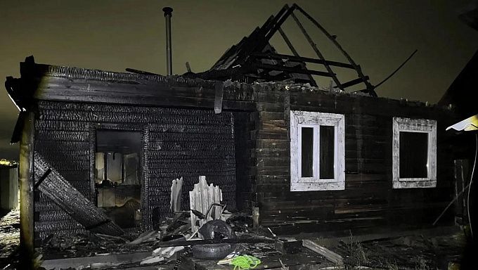 Следователи начали проверку после гибели женщины на пожаре в Бурятии