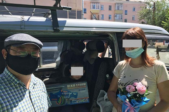 В Улан-Удэ ребенка, укушенного ядовитой змеей, выписали из больницы