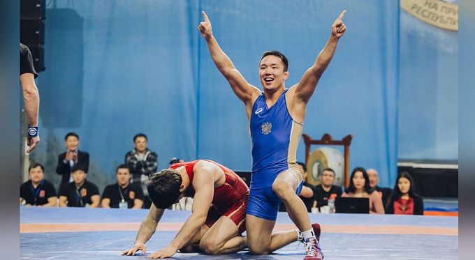 Бурятский борец Евгений Жербаев примет участие в чемпионате мира