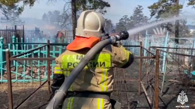 Мужчина получил ожоги лица и глаз на пожаре в Бурятии