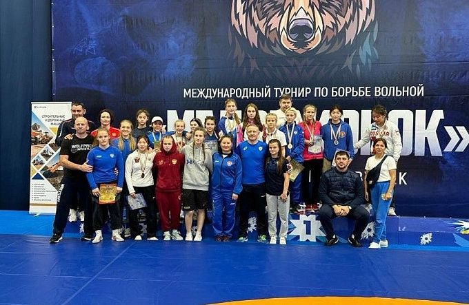Спортсменки из Бурятии завоевали медали международного турнира по вольной борьбе