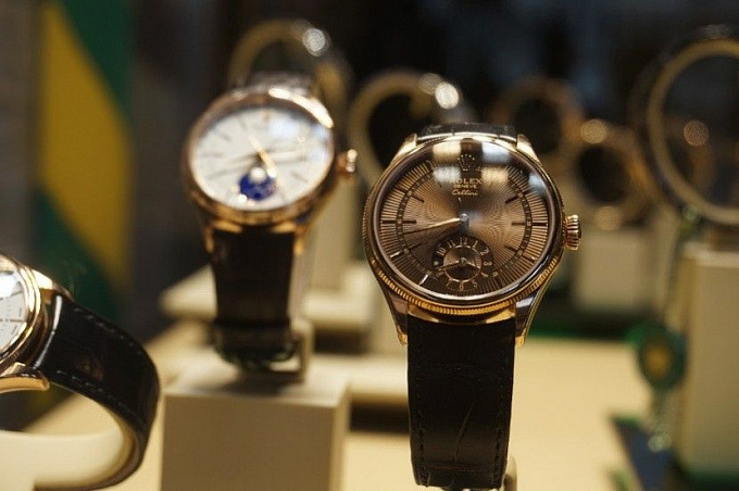 В Бурятии уничтожат контрафактные часы Rolex, Pandora и GUCCI