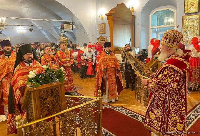 В Бурятии православные христиане отмечают Пасху