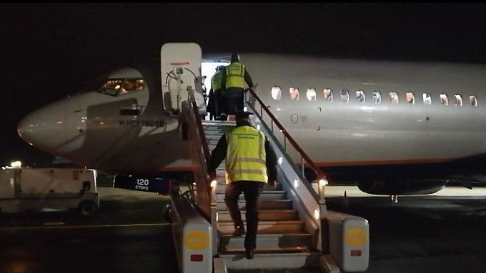 Пьяный улан-удэнец устроил дебош на борту самолета и лишился отдыха