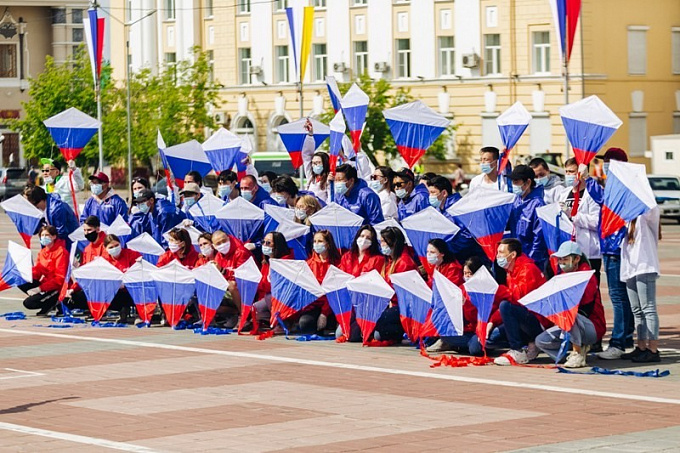 В День России в Улан-Удэ проходят флешмобы и мероприятия в онлайн-формате
