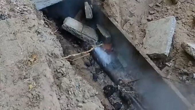 Народный контроль: Порыв горячей воды, путь в канализацию и разбитый тротуар