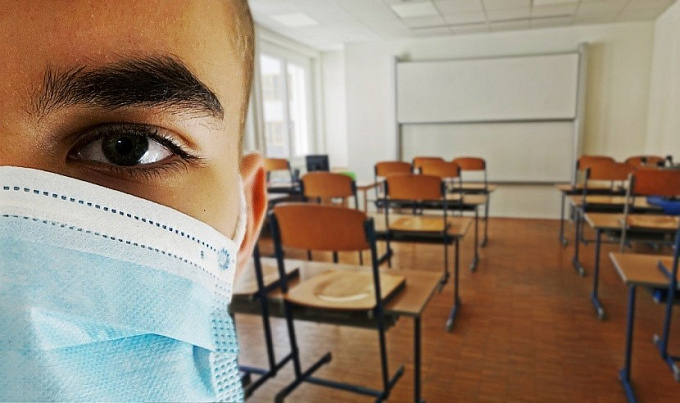 Коронавирус выявили в 14 школах Бурятии