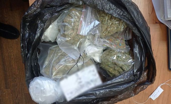 ЛСД, кокаин, экстази: Двое улан-удэнцев пойдут под суд за участие в наркобизнесе