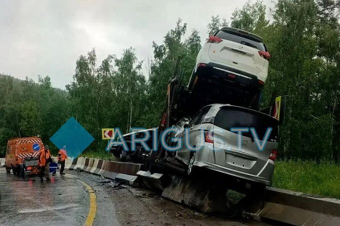 Автовоз улетел в кювет в районе Бурятии